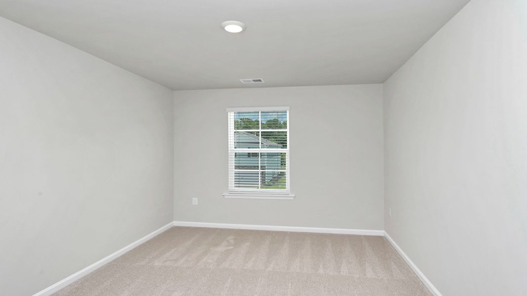 Spacious, unfurnished interior of a new home in Livingston Woods, Irmo (Image 26).