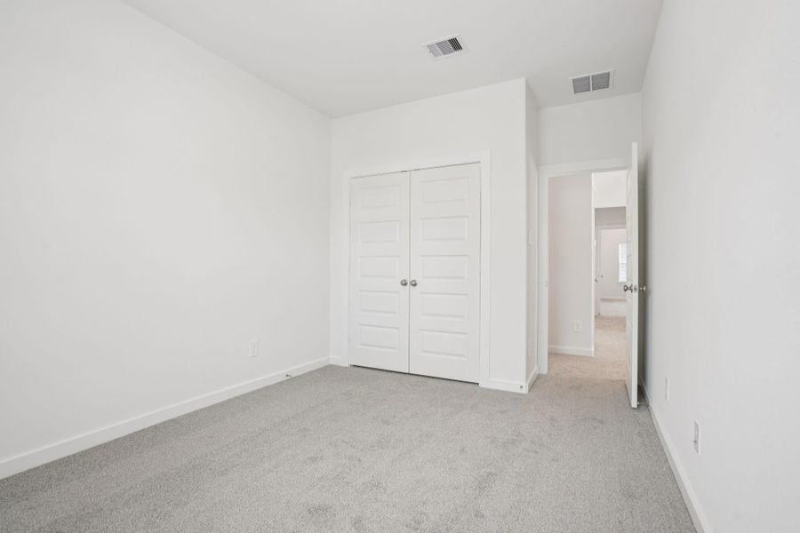 Spacious, unfurnished interior of a new home in Kemah Crossing - City Series, Kemah (Image 18).