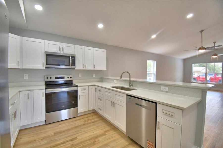 Furnished interior view inside a new home in , Bartow (Image 9).