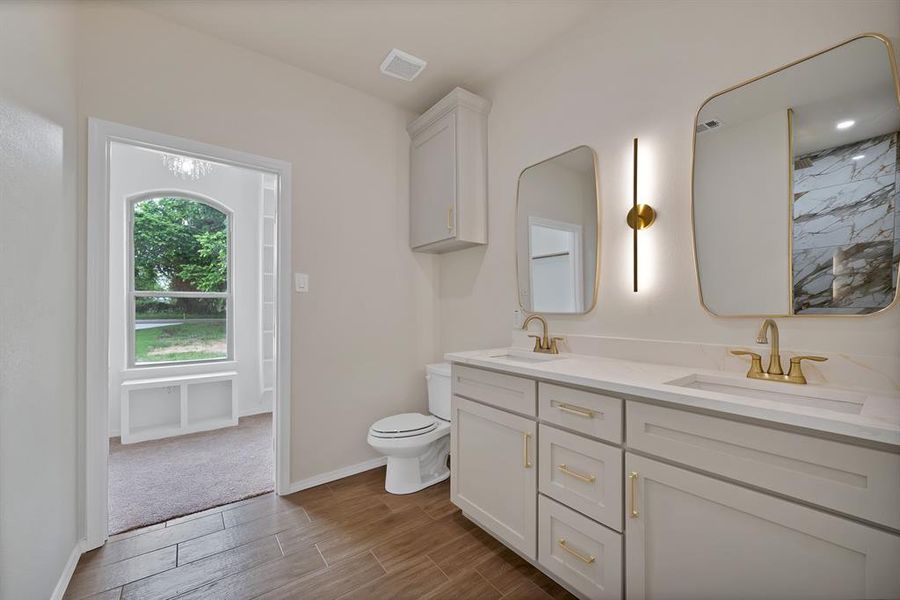 Furnished interior view inside a new home in , Reno (Image 18).