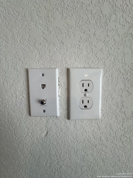 Spacious, unfurnished interior of a new home in , San Antonio (Image 11).