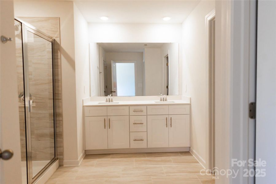 Primary Full bathroom