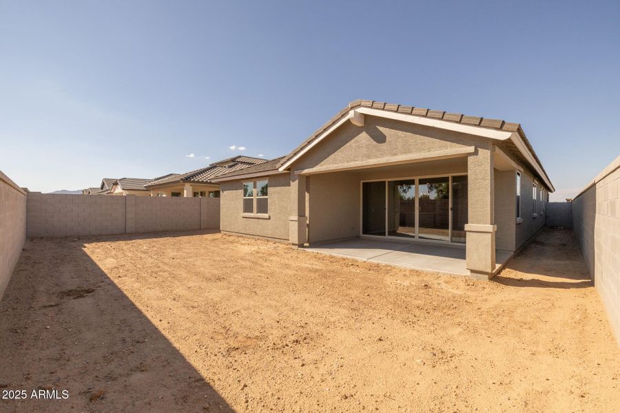 32)BACK OF HOME 32)BACK OF HOME