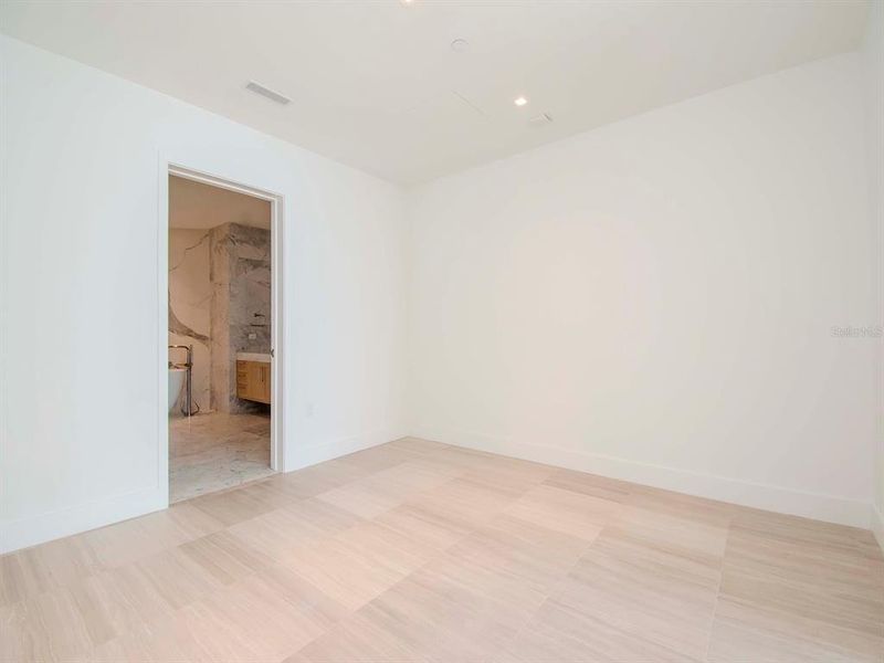 Spacious, unfurnished interior of a new home in , Tampa (Image 65). Spacious, unfurnished interior of a new home in , Tampa (Image 65).