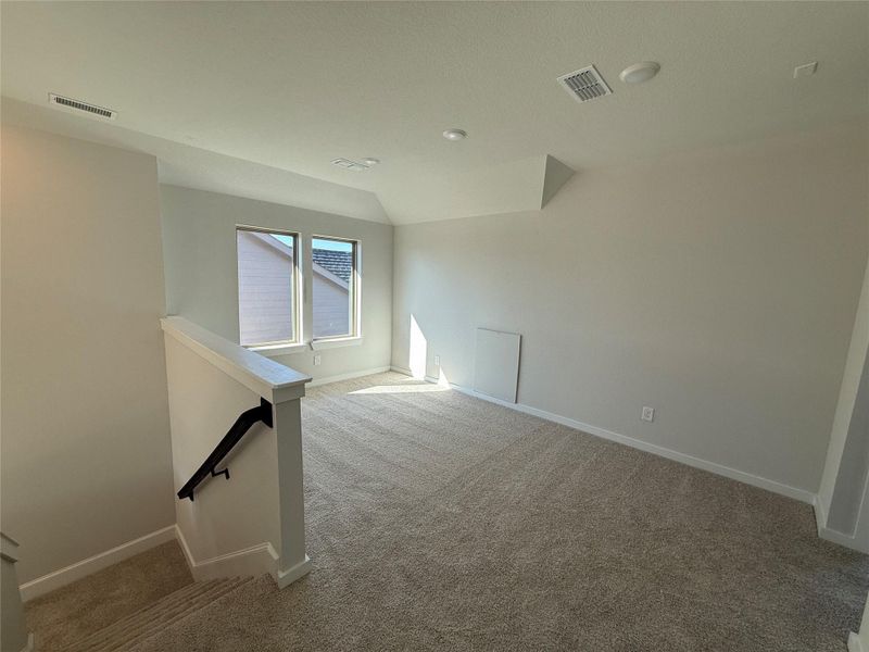 Spacious, unfurnished interior of a new home in Austin Point, Richmond (Image 16).