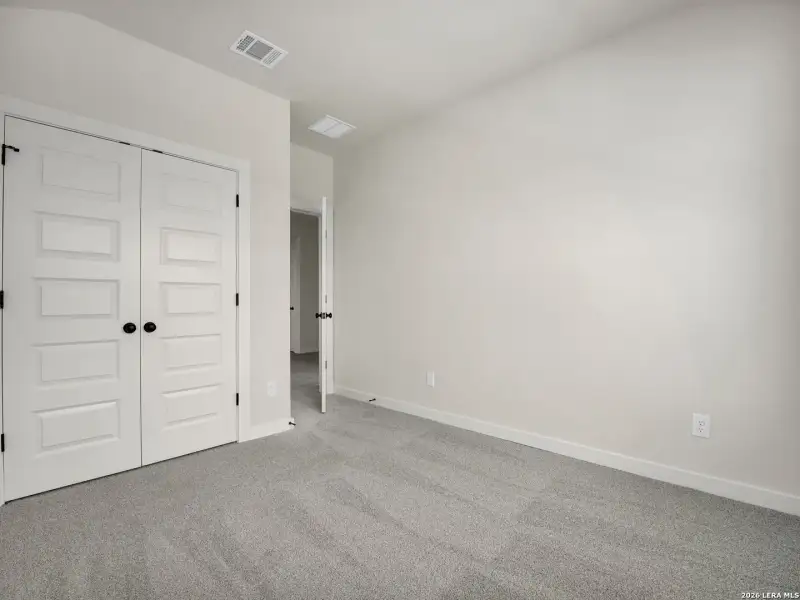 Spacious, unfurnished interior of a new home in Morgan Meadows, San Antonio (Image 14).