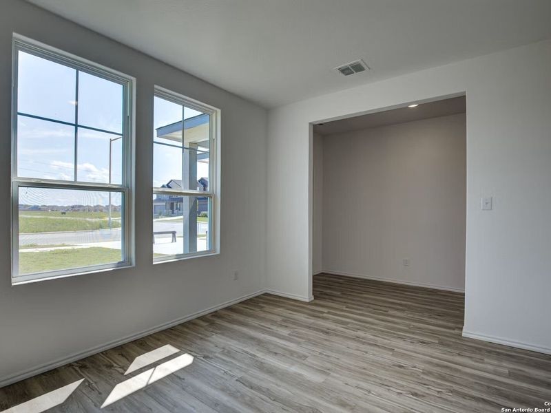 Spacious, unfurnished interior of a new home in Hannah Heights, Seguin (Image 33).