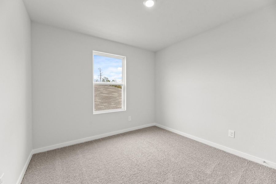 Spacious, unfurnished interior of a new home in Crockett Meadows, Cut and Shoot (Image 10).