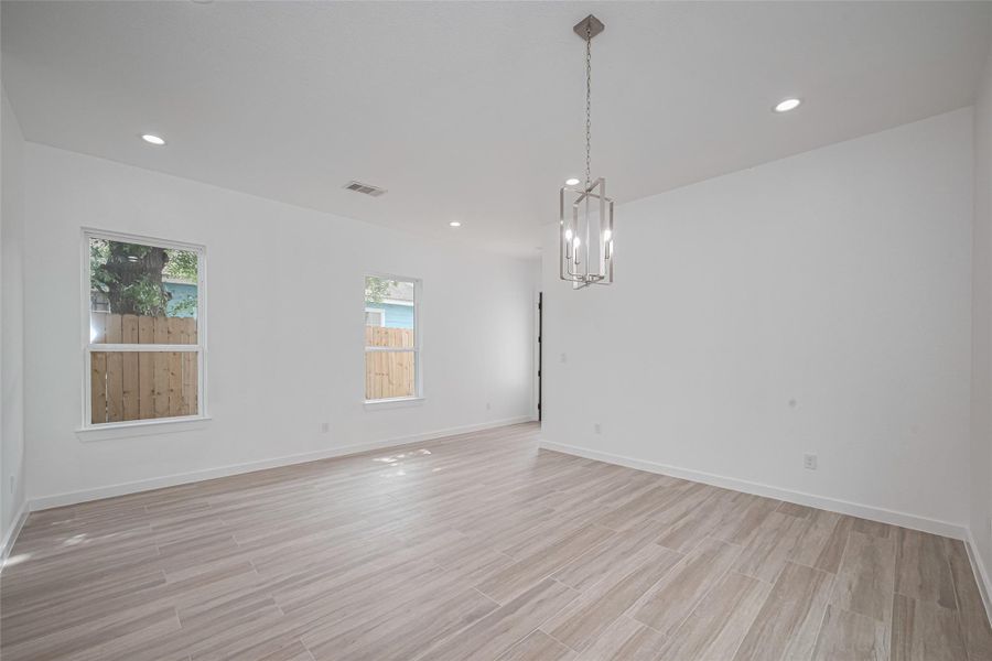 Spacious, unfurnished interior of a new home in , Houston (Image 19).
