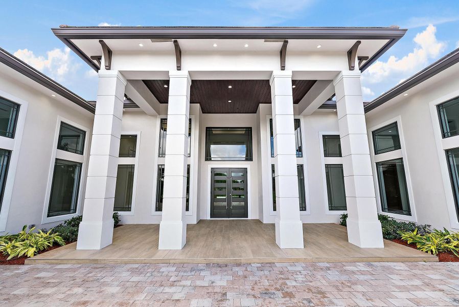 Exterior details and patio area of a home in , West Palm Beach (Image 20).