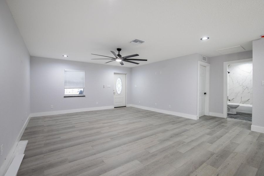 332 W Ventura-19