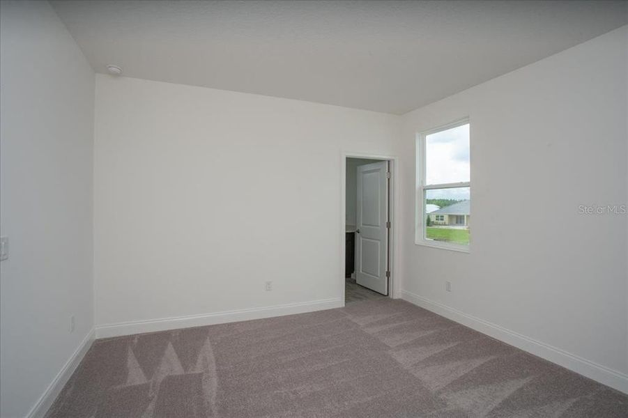 Spacious, unfurnished interior of a new home in Tamarack at Two Rivers, Zephyrhills (Image 19).
