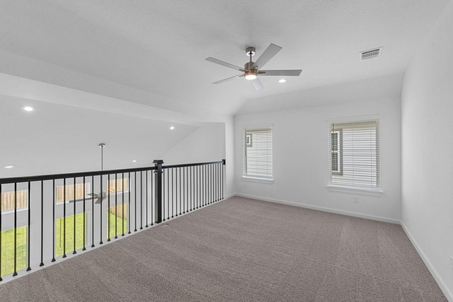 Spacious, unfurnished interior of a new home in Grand Mason Crossing, Katy (Image 18).