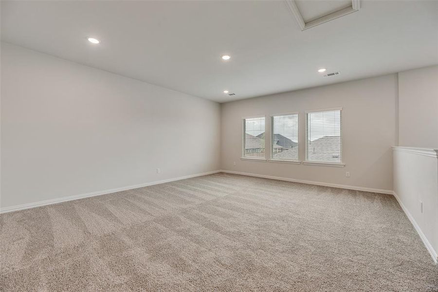 Spacious, unfurnished interior of a new home in Villages of Hurricane Creek, Anna (Image 28).