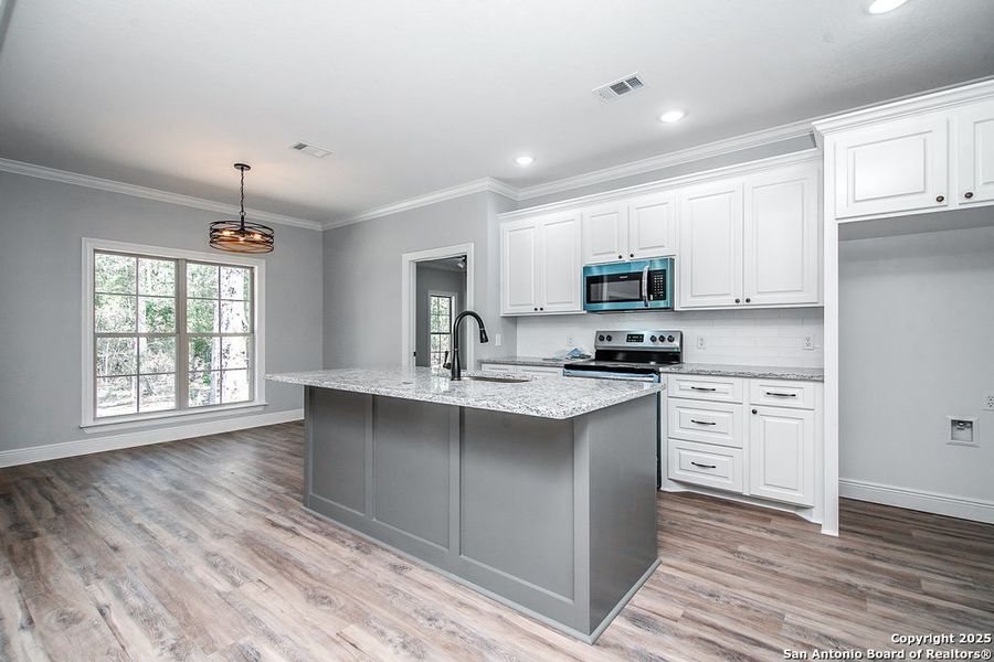 Furnished interior view inside a new home in , La Vernia (Image 3). Furnished interior view inside a new home in , La Vernia (Image 3).