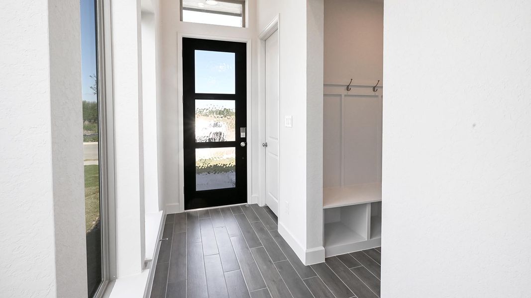 Spacious, unfurnished interior of a new home in The Parklands, Schertz (Image 12).