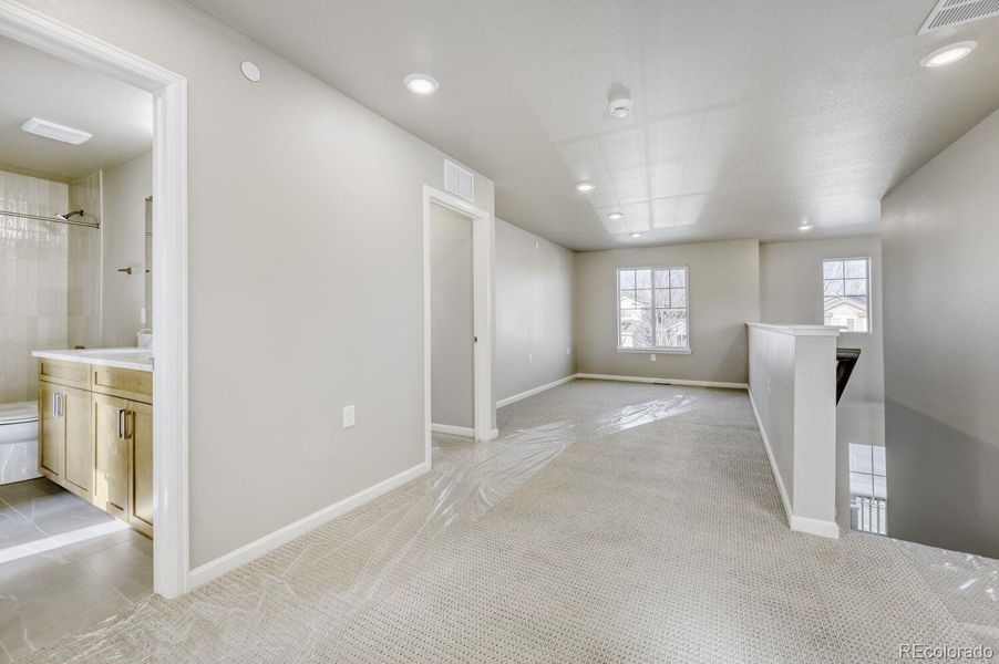 Spacious, unfurnished interior of a new home in , Superior (Image 21).
