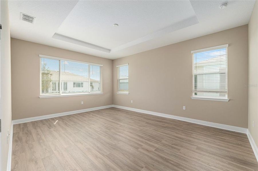 Spacious, unfurnished interior of a new home in , Ocala (Image 23).