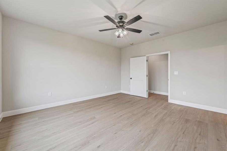 Spacious, unfurnished interior of a new home in , Glen Rose (Image 24). Spacious, unfurnished interior of a new home in , Glen Rose (Image 24).