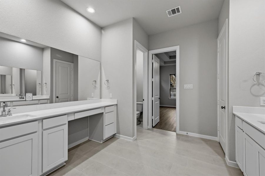 Furnished interior view inside a new home in Canterra Creek  60', Iowa Colony (Image 30).