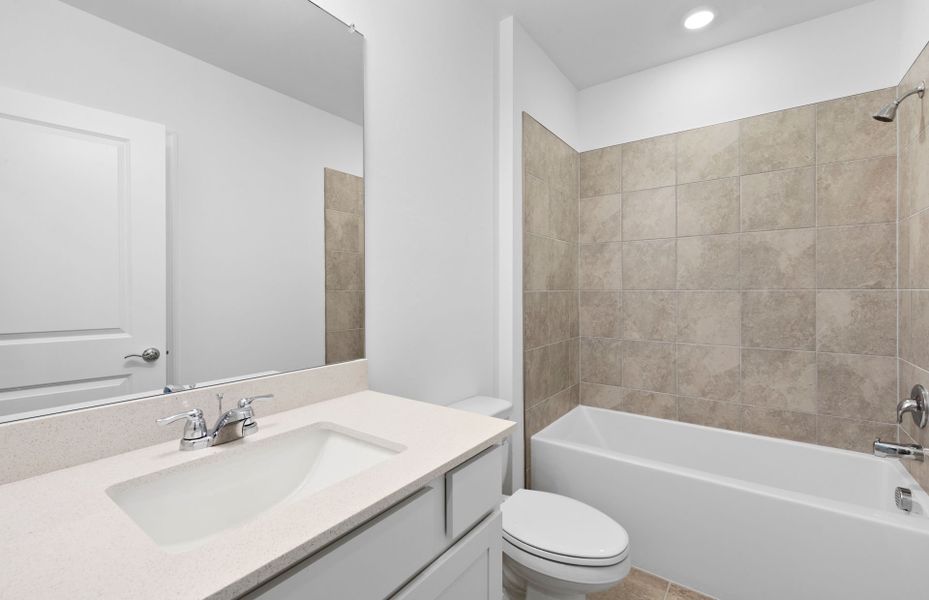 Furnished interior view inside a new home in Caloosa Cove, Labelle (Image 8).