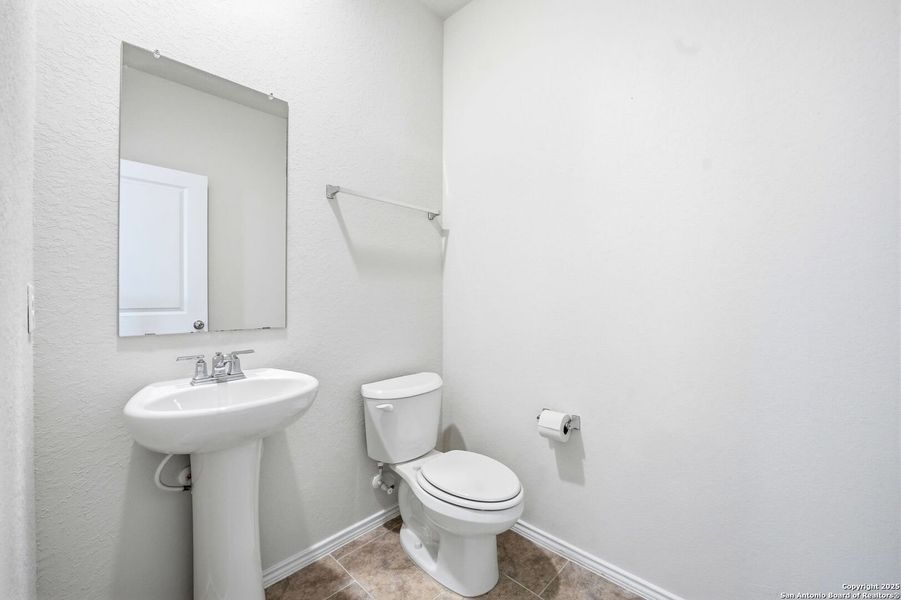 Furnished interior view inside a new home in Cinco Lakes, San Antonio (Image 9). Furnished interior view inside a new home in Cinco Lakes, San Antonio (Image 9).