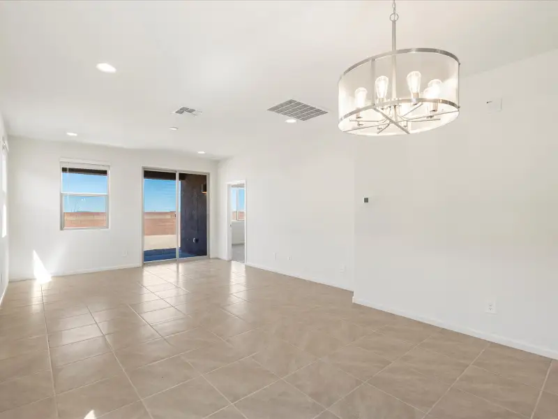 Spacious, unfurnished interior of a new home in Las Patrias at Star Valley Phase III - Signature Series, Tucson (Image 8).
