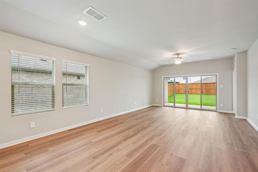 Spacious, unfurnished interior of a new home in Lakehaven - Signature Series, Farmersville (Image 28).