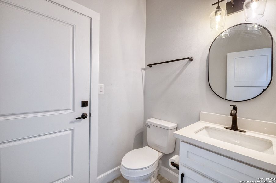 Furnished interior view inside a new home in , Uvalde (Image 8).