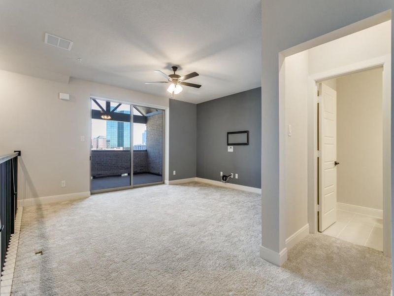 Spacious, unfurnished interior of a new home in Hillside at Las Colinas, Irving (Image 20). Spacious, unfurnished interior of a new home in Hillside at Las Colinas, Irving (Image 20).