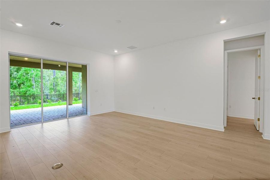 Spacious, unfurnished interior of a new home in Palms at Windermere, Windermere (Image 37).