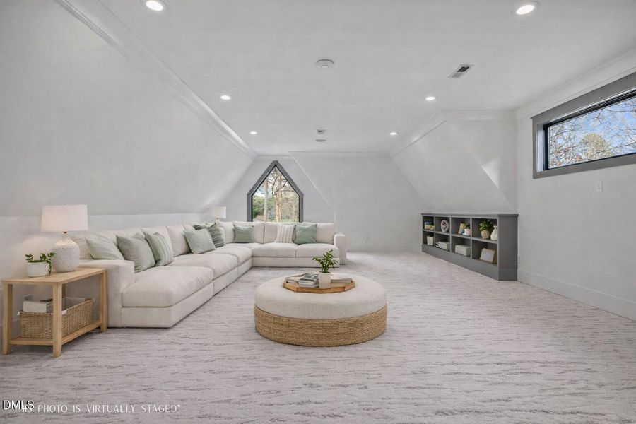 Upstairs Bedroom (7)