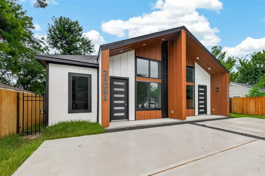 Front exterior of a new home in , Houston, TX, highlighting curb appeal (Image 2). Front exterior of a new home in , Houston, TX, highlighting curb appeal (Image 2).