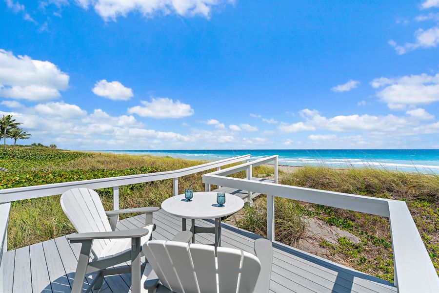 Exterior details and patio area of a home in , Jupiter Island (Image 30).