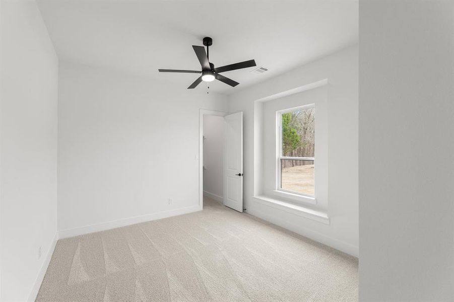 Spacious, unfurnished interior of a new home in Oak Creek Ranch - 1 Acre Lots, Midlothian (Image 28).