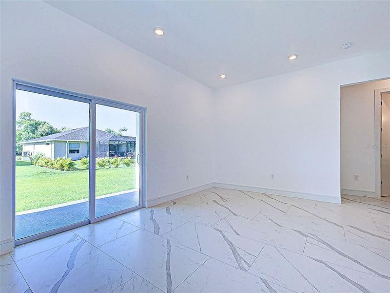 Spacious, unfurnished interior of a new home in , Rotonda West (Image 19).