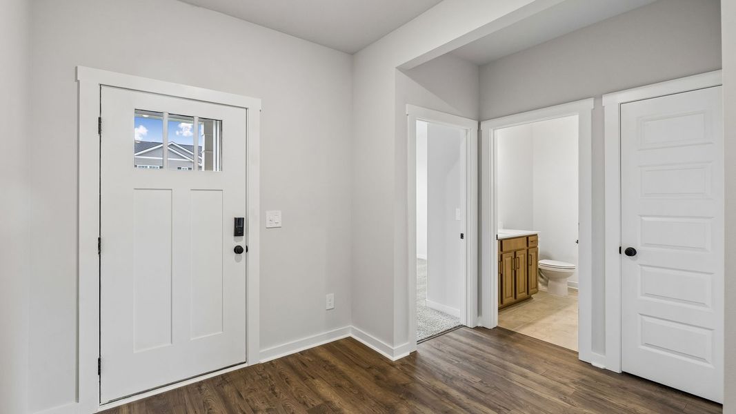 Spacious, unfurnished interior of a new home in Reserve at Hickory Ridge, Columbia (Image 20).