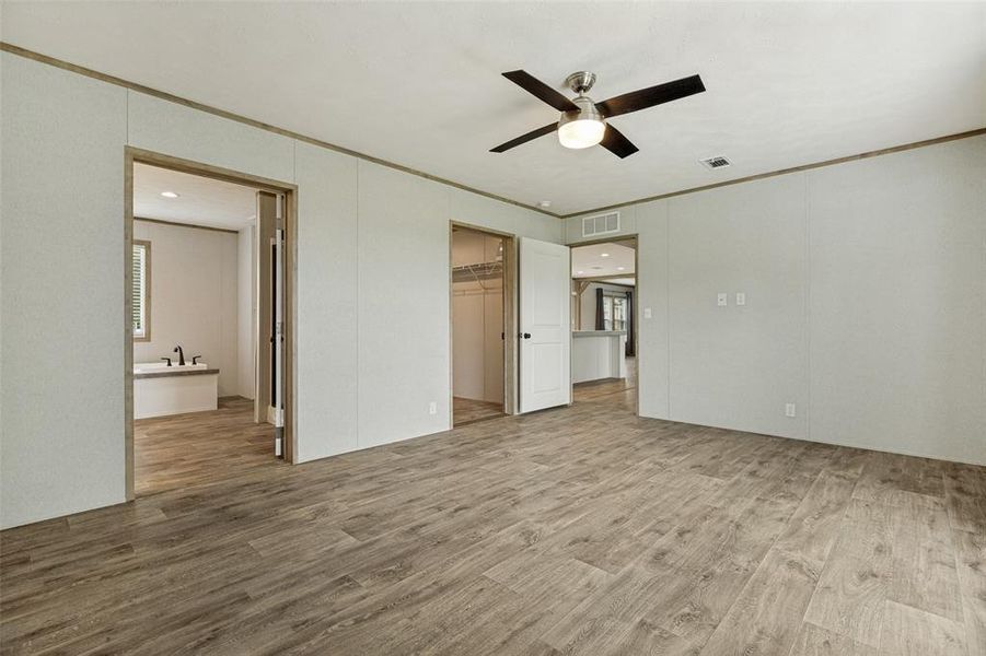 Spacious, unfurnished interior of a new home in , Anna (Image 13).