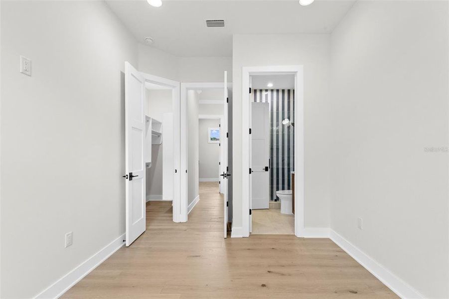 Spacious, unfurnished interior of a new home in , Tampa (Image 41). Spacious, unfurnished interior of a new home in , Tampa (Image 41).
