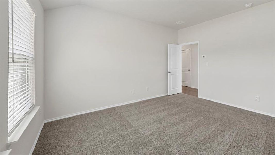 Spacious, unfurnished interior of a new home in Frontier Pointe, Princeton (Image 27).