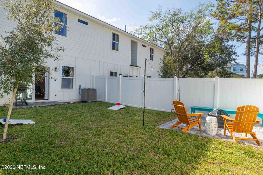 Exterior details and patio area of a home in , Jacksonville Beach (Image 30).