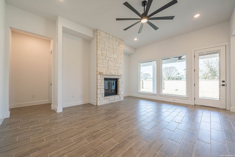 Spacious, unfurnished interior of a new home in , Kerrville (Image 29).