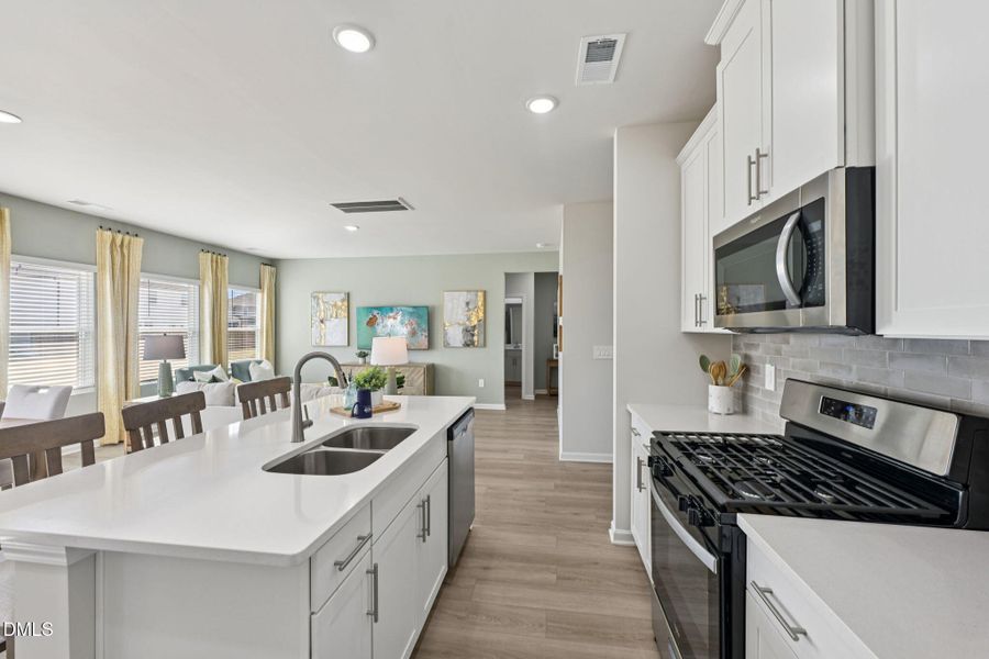 14-web-or-mls-Raleigh - River Glen - 74