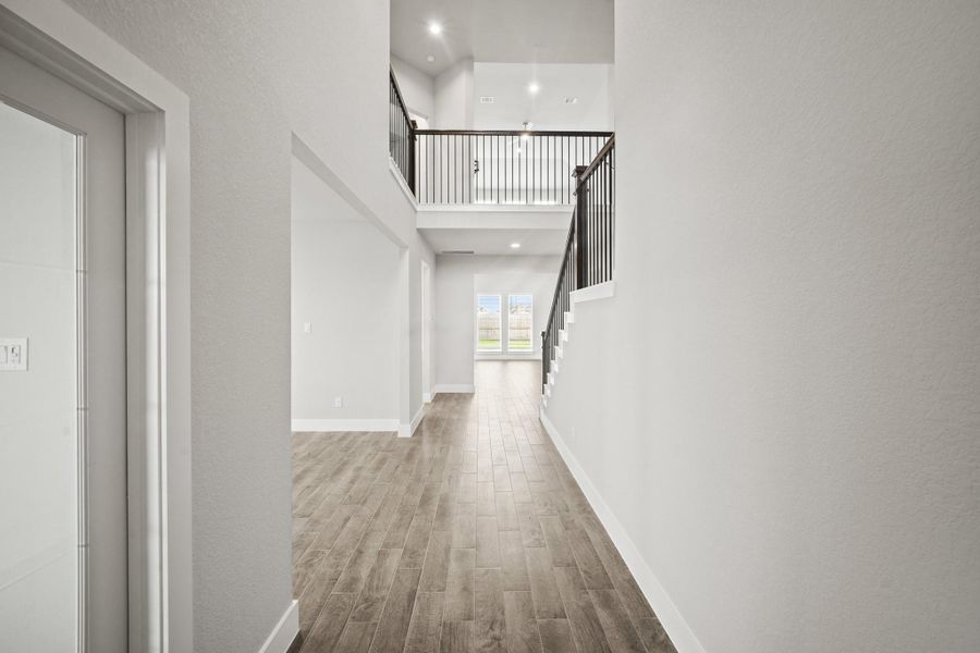 Spacious, unfurnished interior of a new home in Morton Creek Ranch, Katy (Image 8). Spacious, unfurnished interior of a new home in Morton Creek Ranch, Katy (Image 8).