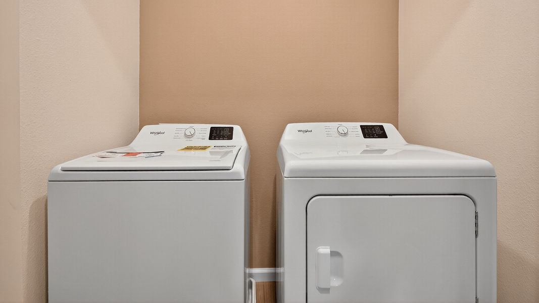 Representative interior finishes for a home built from the GREYSON II by D.R. Horton in Trout River, Jacksonville (Image 20).