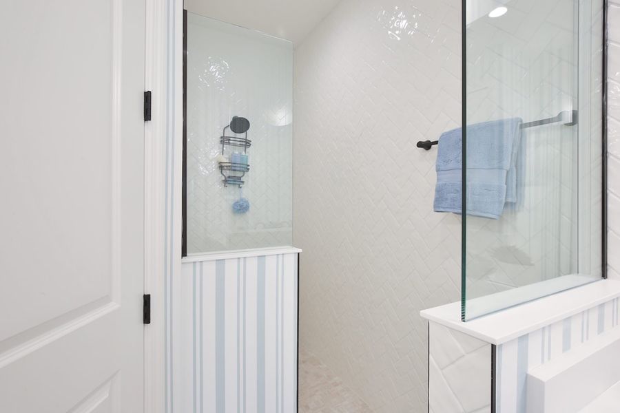 Representative furnished interior of a home built from the Tidewinds 2 by Neal Communities in Boca Royale Golf & Country Club at Wellen Park, Englewood (Image 15).