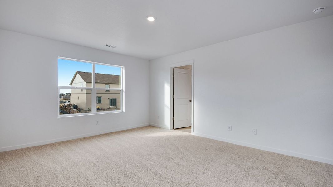 Spacious, unfurnished interior of a new home in Silver Peaks, Lochbuie (Image 27). Spacious, unfurnished interior of a new home in Silver Peaks, Lochbuie (Image 27).