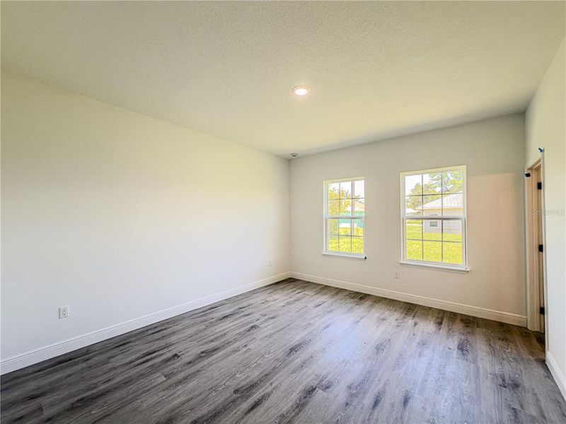 Spacious, unfurnished interior of a new home in , Ocala (Image 61).