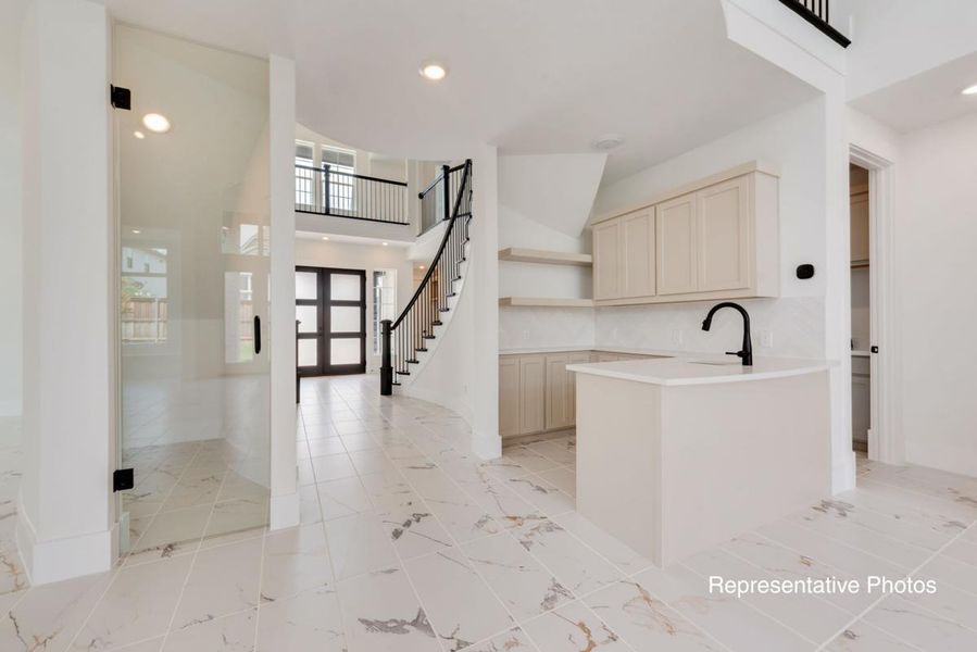 Representative furnished interior of a home built from the Grandview by Grand Homes in Dominion of Pleasant Valley, Wylie (Image 8).