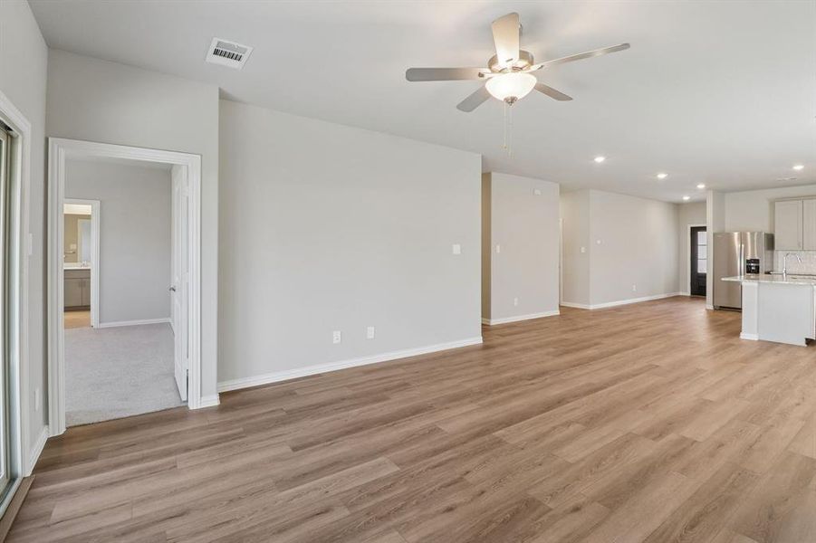 Photo is not of the actual home, but is an inspirational photo of builder’s model home and may depict options, furnishings, and/or decorator features that are not included. Photo is not of the actual home, but is an inspirational photo of builder’s model home and may depict options, furnishings, and/or decorator features that are not included.